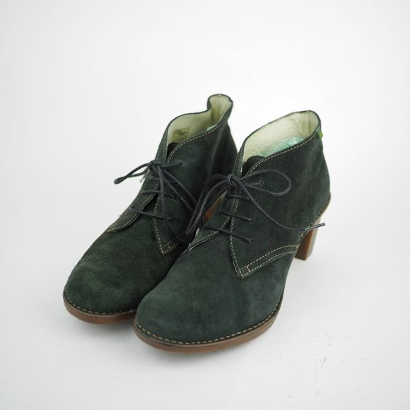 EL NATURALISTA Black distressed leather ankle boot - Picture 1 of 12